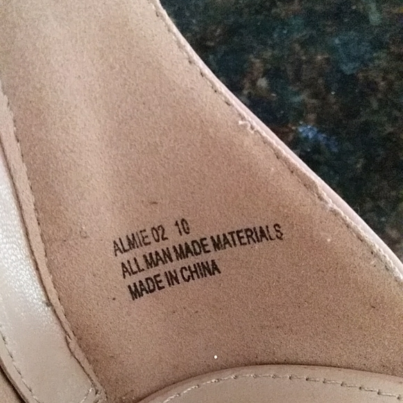 Charlotte Russe Almie Shimmery Chunky Block Heel Open Toe Sandals 10 Nude - Picture 10 of 16